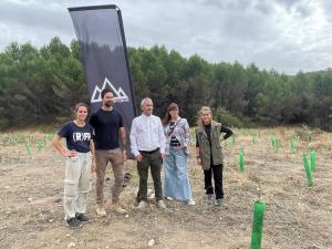 Ambite reforesta su antiguo vertedero de la mano de la ONG Reforest Project